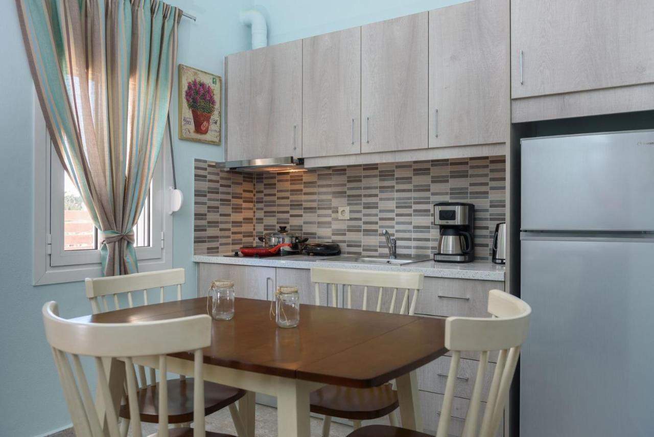 קלמאקי Spyros Apartments With Pool מראה חיצוני תמונה