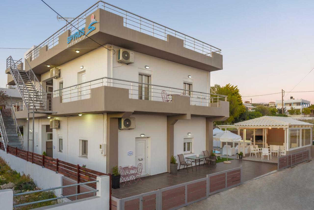 קלמאקי Spyros Apartments With Pool מראה חיצוני תמונה